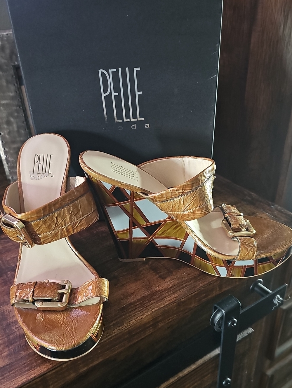 Pelle Moda Metallic Gold Strappy Wedge Sandals - Size 8.5